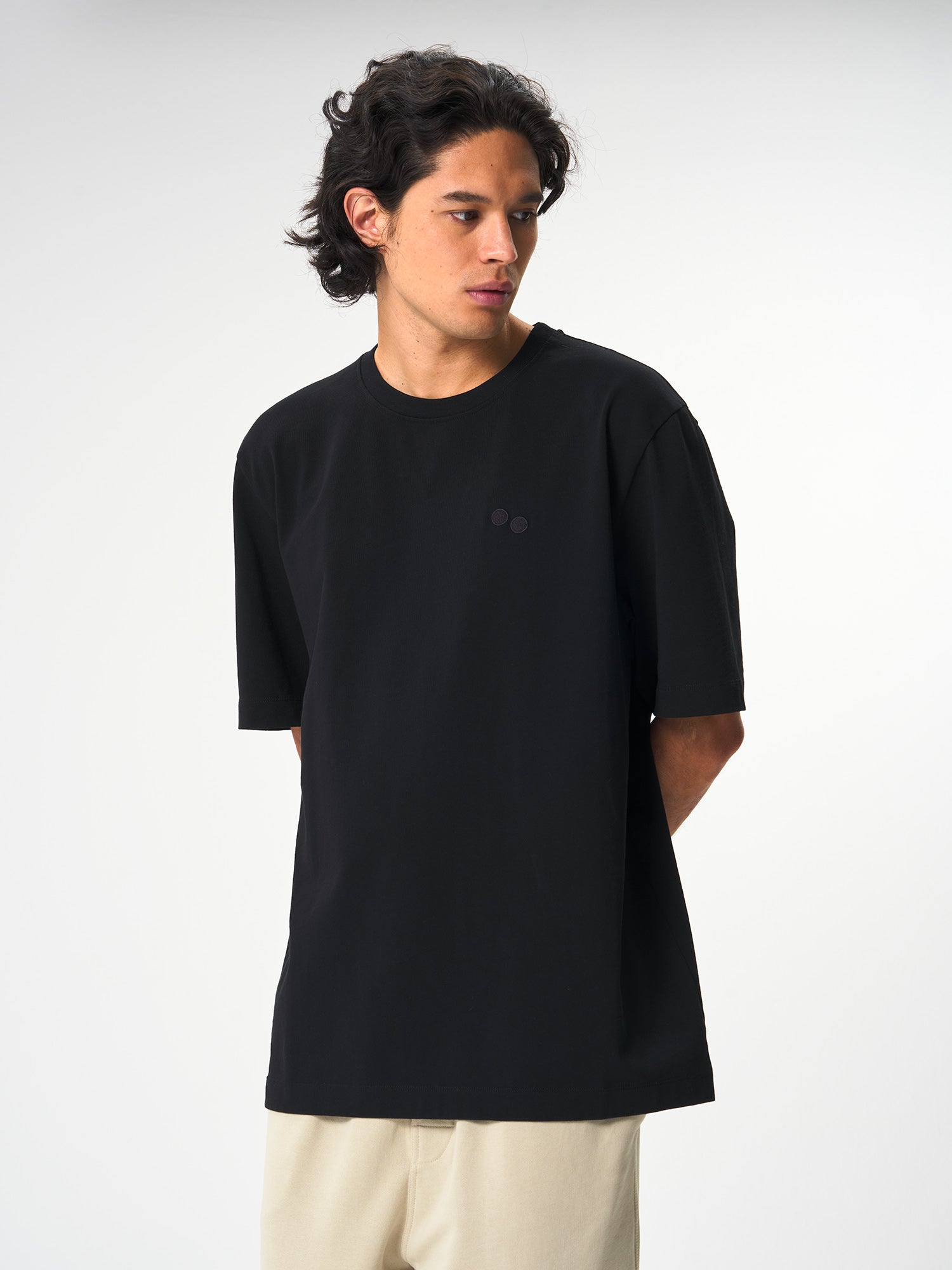 Black crew neck t shirt online