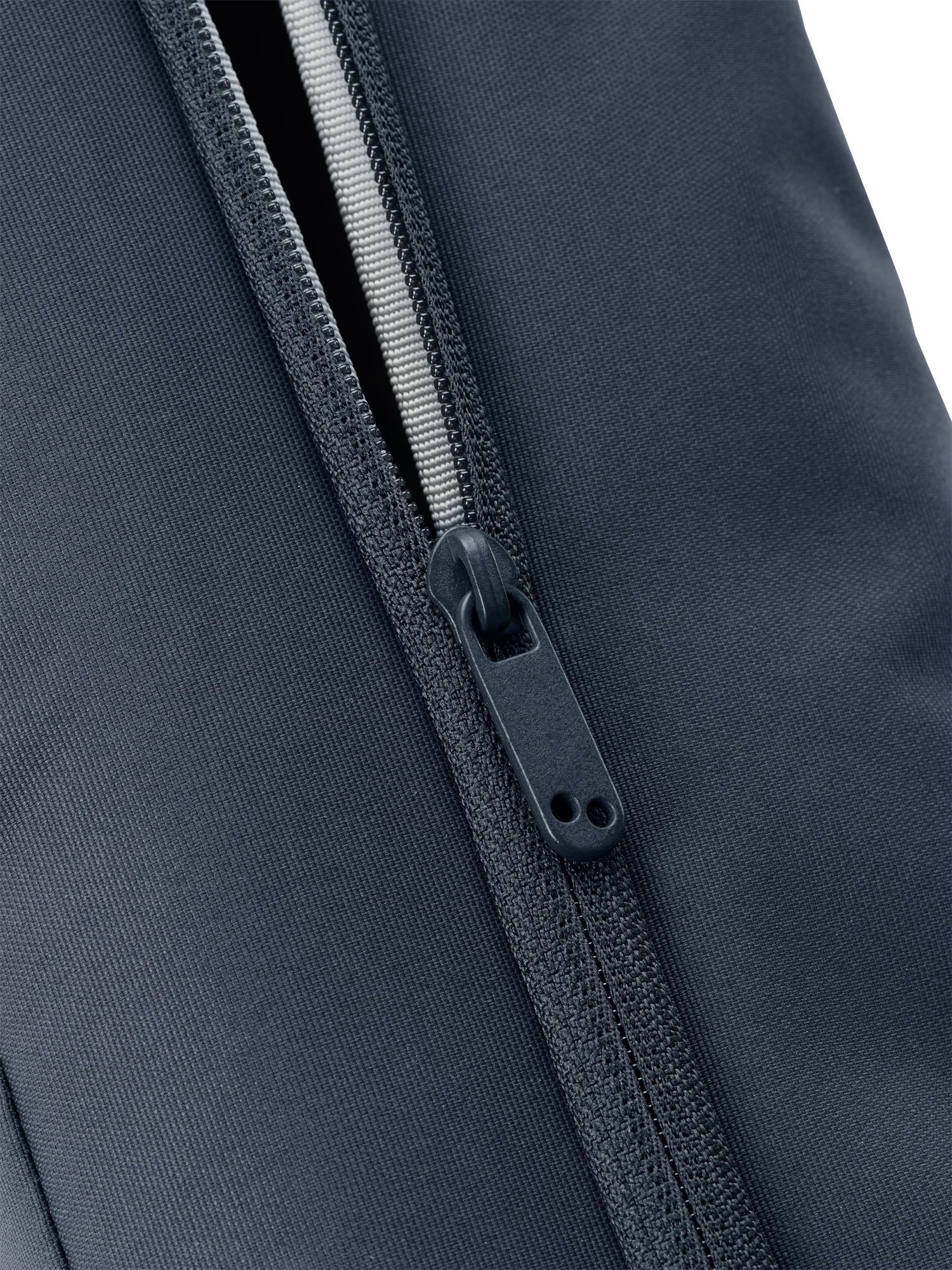 pinqponq-Washbag-Fjord-Navy-closeup-details