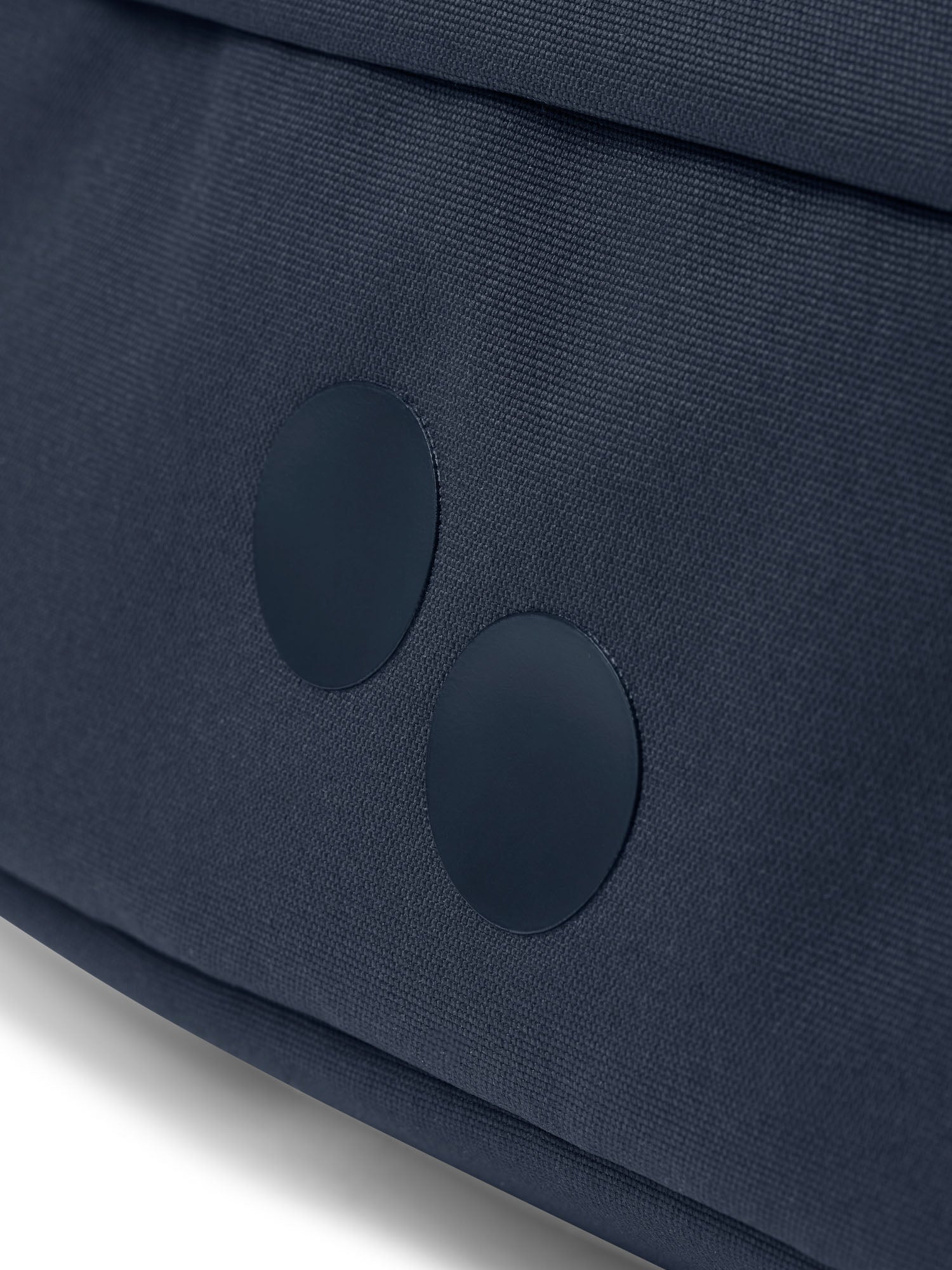 pinqponq-Washbag-Fjord-Navy-closeup-details